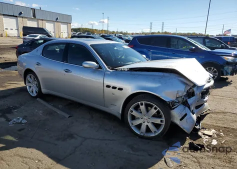 2007 Maserati Quattroporte M139 из США, поврежденный, VIN ZAMFE39AX70030282